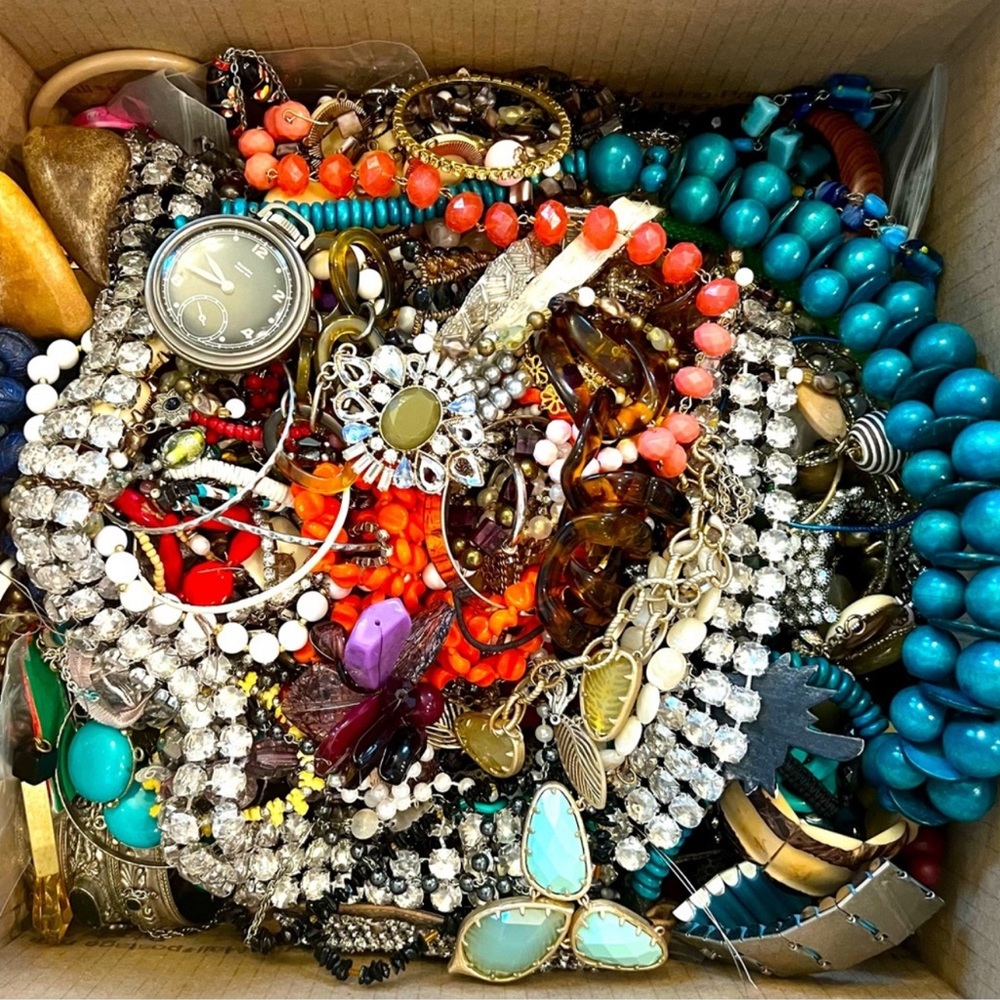 Huge 5 LB VTG 2 Modern JEWELRY LOT~ Wearable crafts recycle junk